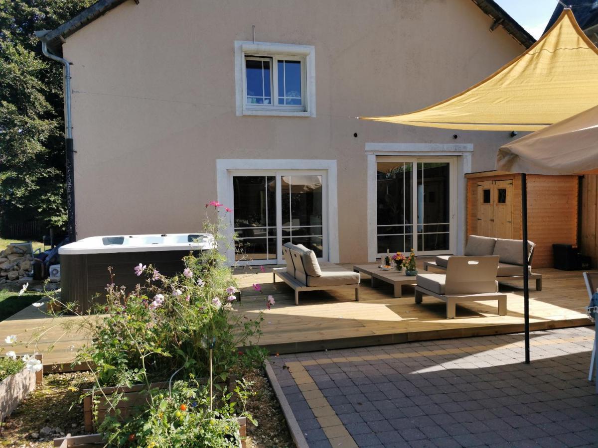 Hébergement de vacances Le Pavillon De L'herboriste 14p Jacuzzi Jardin Tintigny