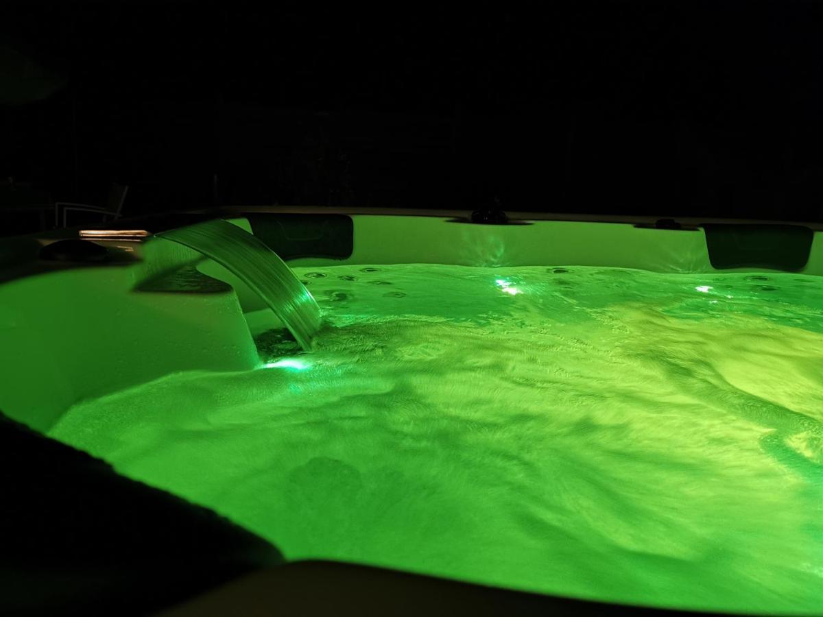 Hébergement de vacances Le Pavillon De L'herboriste 14p Jacuzzi Jardin Tintigny